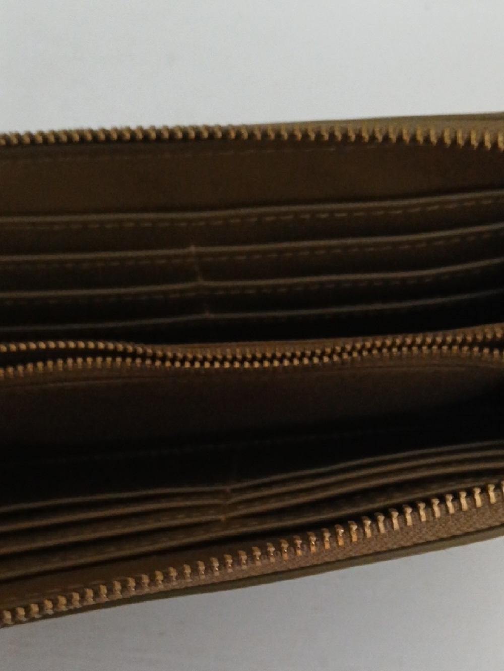 Universal Thread Zip-Around Wristlet Wallet - Picture 3 of 4